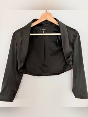 le chateau Black Satin crop  Bolero